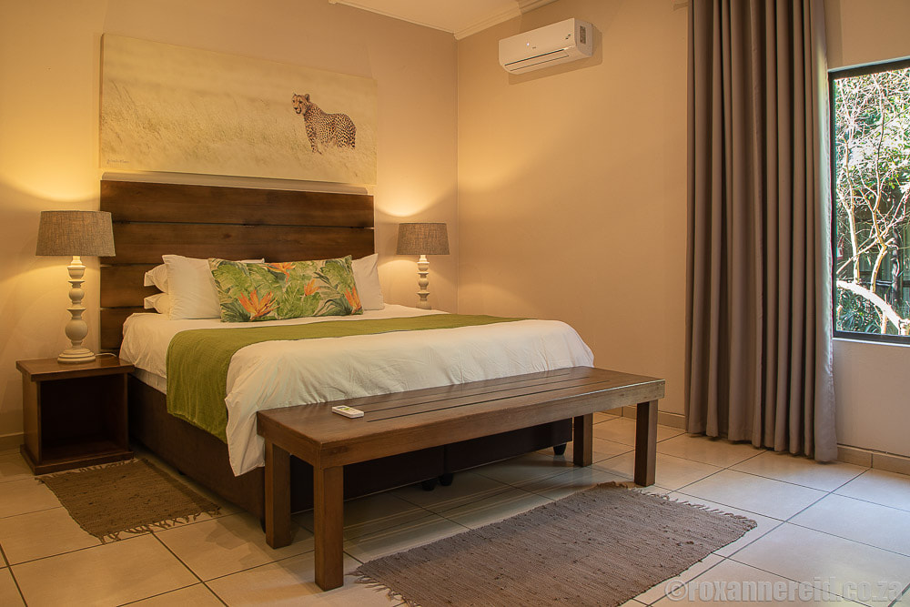 Hluhluwe accommodation: Bedroom at Emdoneni Lodge