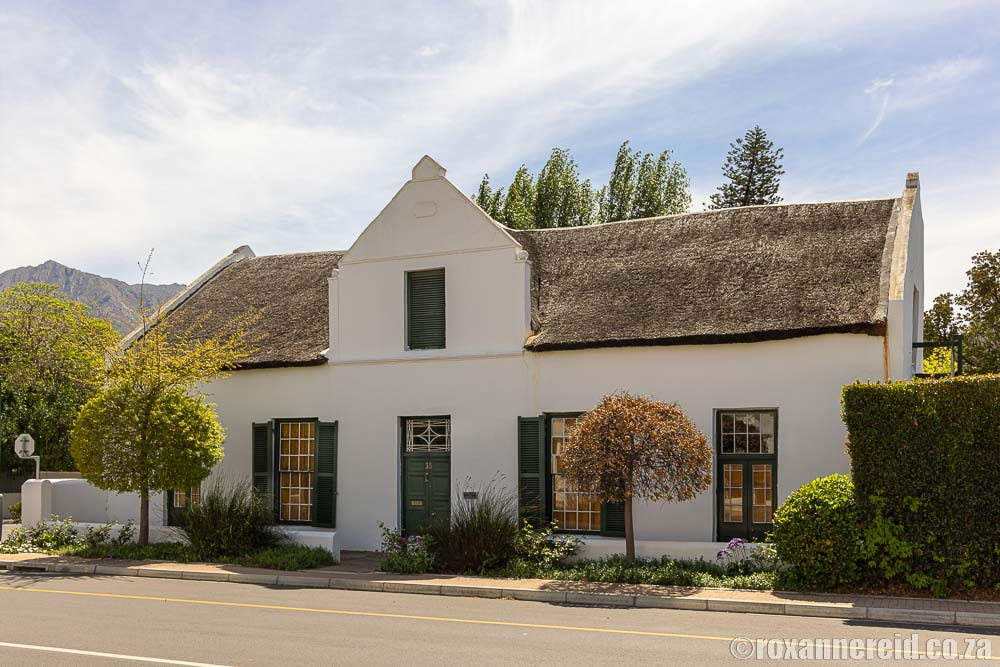 Montagu old buildings: Cape Dutch architecture
